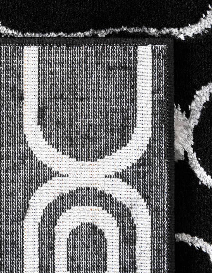 Detail image of 10' x 13' Vogue Geo Rug