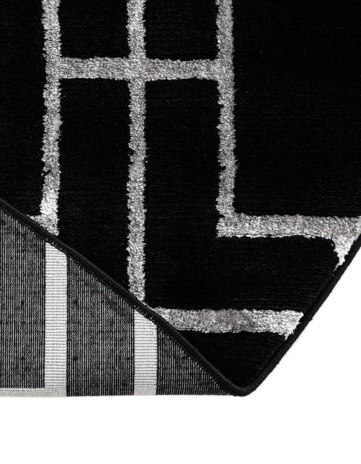 Detail image of 7' 10 x 7' 10 Marilyn Monroe™ Glam Deco Round Rug