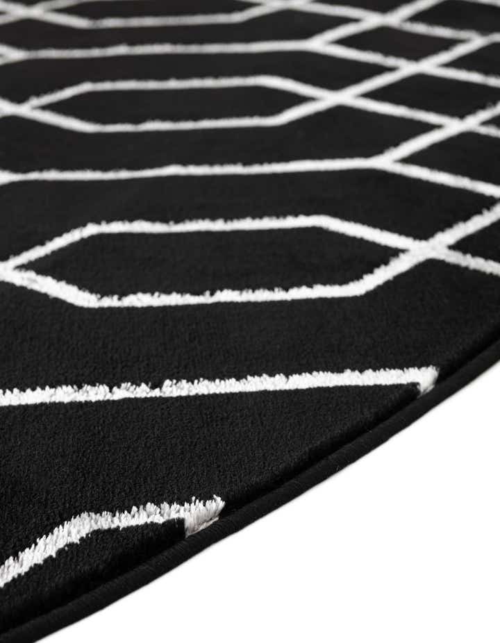 7' 10 x 7' 10 Marilyn Monroe™ Glam Trellis Round Rug