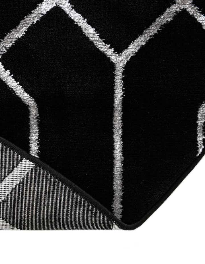 7' 10 x 7' 10 Marilyn Monroe™ Glam Trellis Round Rug