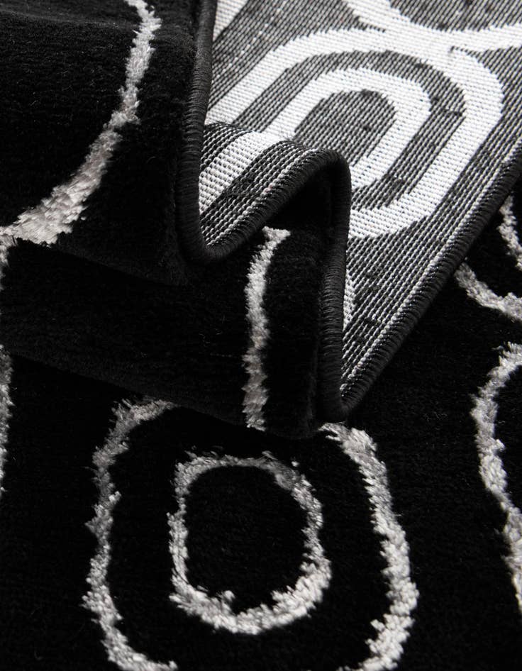 Detail image of 3' x 3' Vogue Geo Round Rug