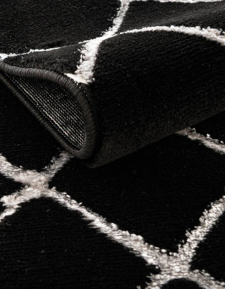 Detail image of 2' 7 x 12' Marilyn Monroe™ Glam Trellis Runner Rug