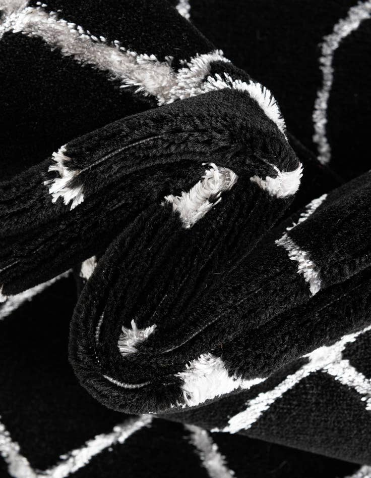 Detail image of 2' 7 x 12' Marilyn Monroe™ Glam Trellis Runner Rug