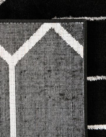 2' 7 x 12' Marilyn Monroe™ Glam Trellis Runner Rug