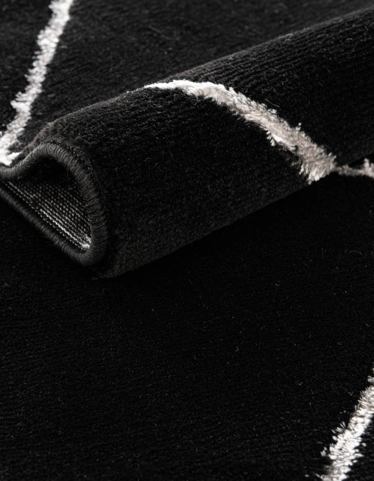 Detail image of 2' 7 x 12' Vogue Geo Runner Rug