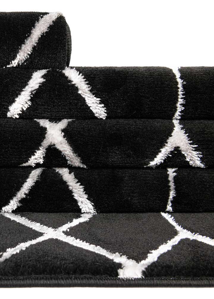7' 10 x 7' 10 Marilyn Monroe™ Glam Trellis Square Rug