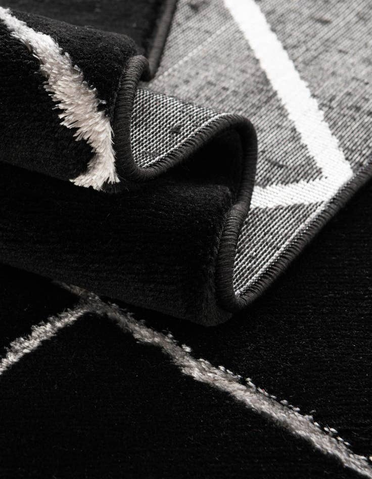 Detail image of 10' x 10' Vogue Geo Square Rug