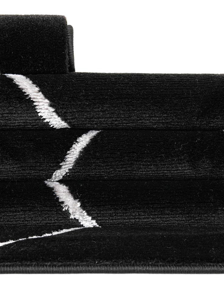 Detail image of 10' x 10' Vogue Geo Square Rug