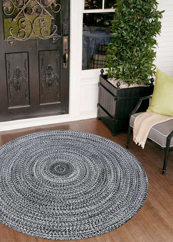 Black and White 5' 3 x 5' 3 Washable Hand Woven Eco Verse Indoor Outdoor Washable Round Indoor