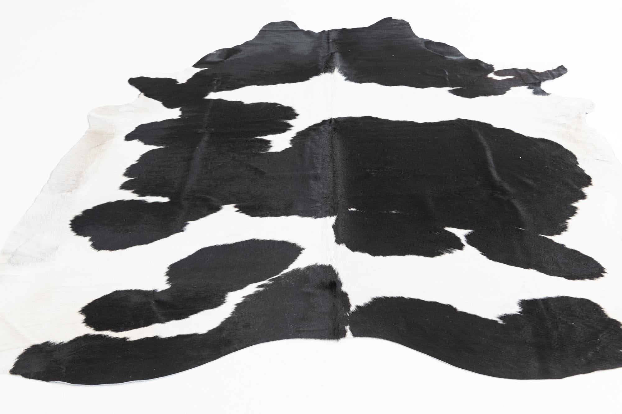 6' 10 x 7' 8 Cowhide Freeform Rug