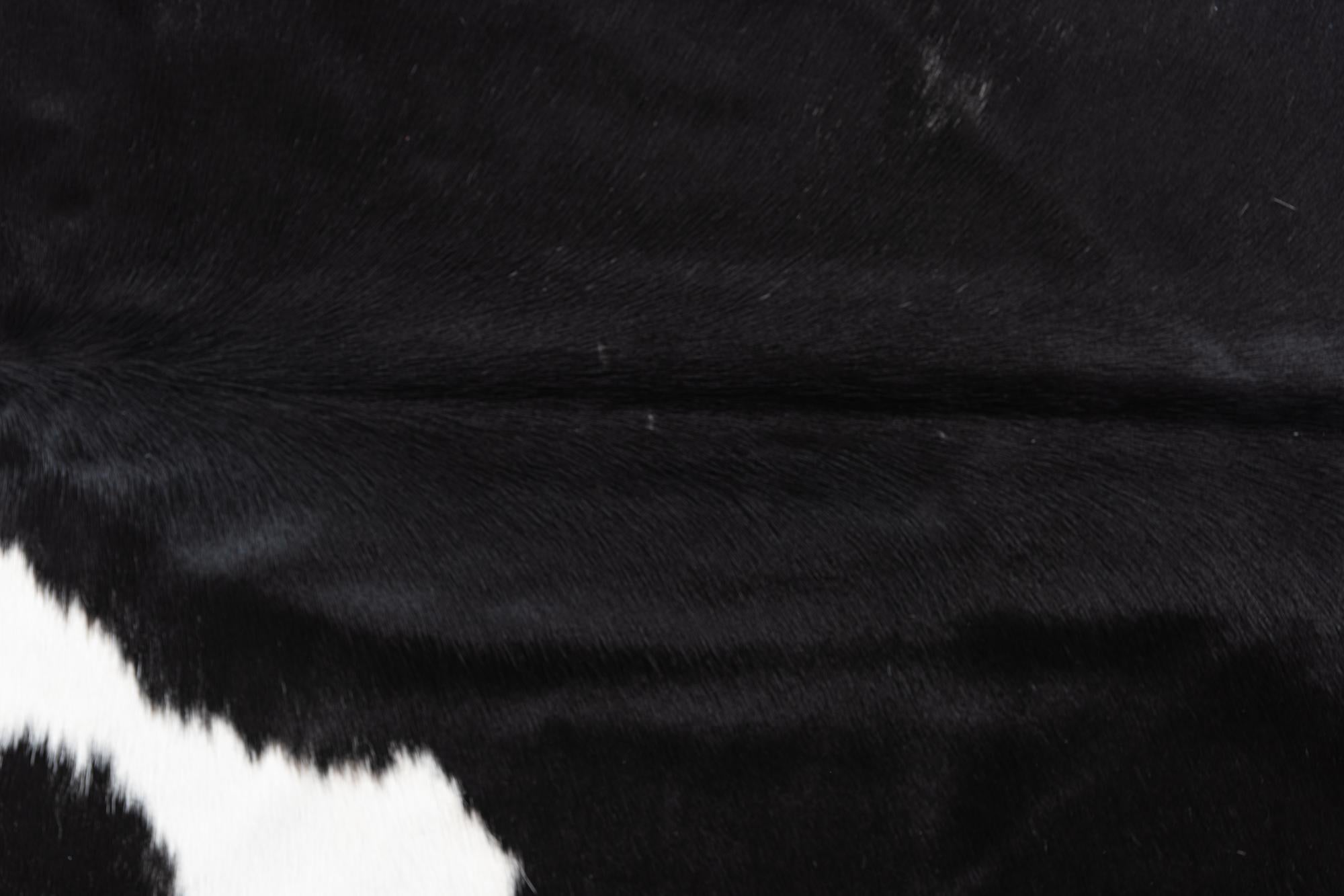 6' 10 x 7' 8 Cowhide Freeform Rug