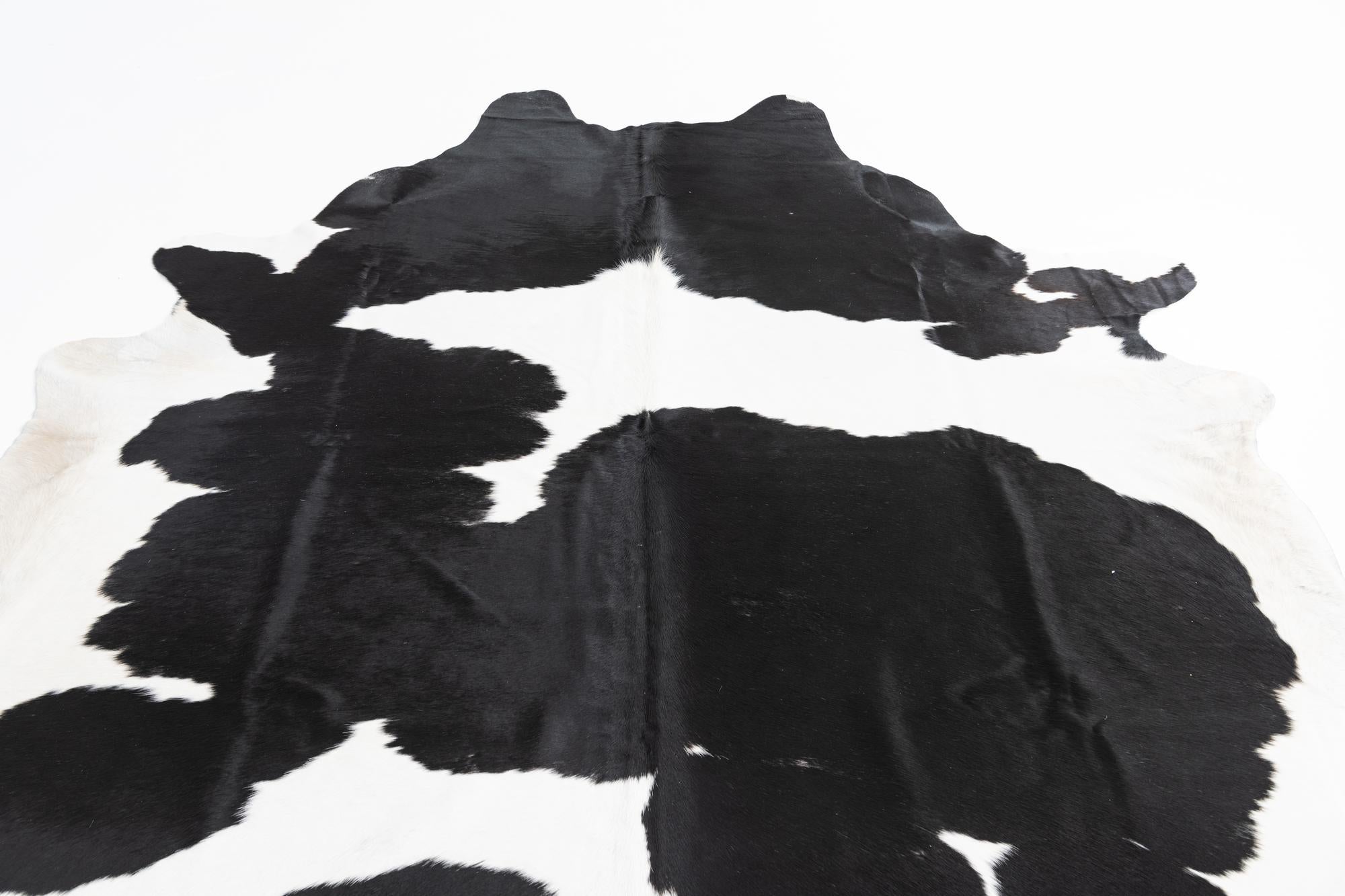 6' 10 x 7' 8 Cowhide Freeform Rug