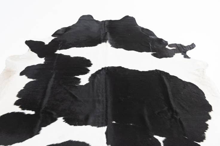 Detail image of 6' 10 x 7' 8 Cowhide Freeform Rug