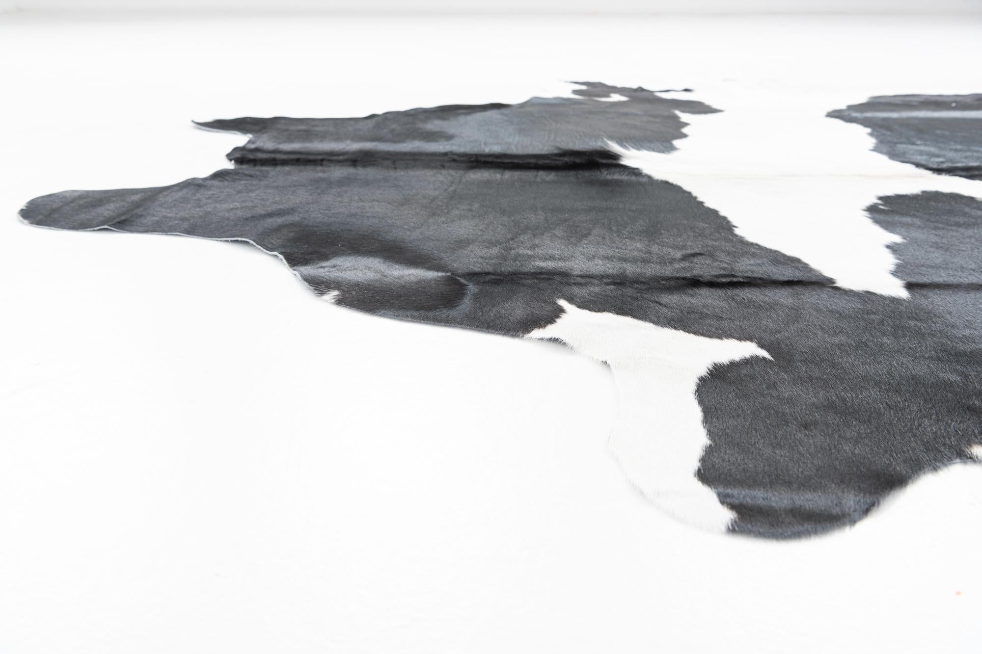 6' 10 x 7' 8 Cowhide Freeform Rug