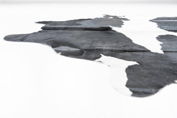 Detail image of 6' 10 x 7' 8 Cowhide Freeform Rug
