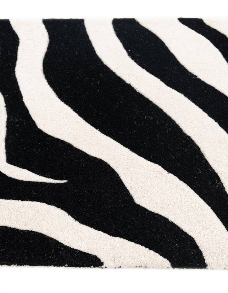 Detail image of 2' x 8' 9 SurfBoard Wool Freeform Rug