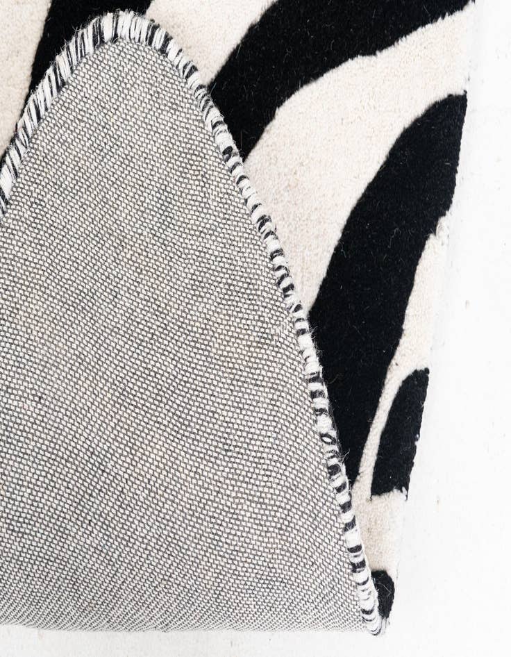 Detail image of 2' x 8' 9 SurfBoard Wool Freeform Rug