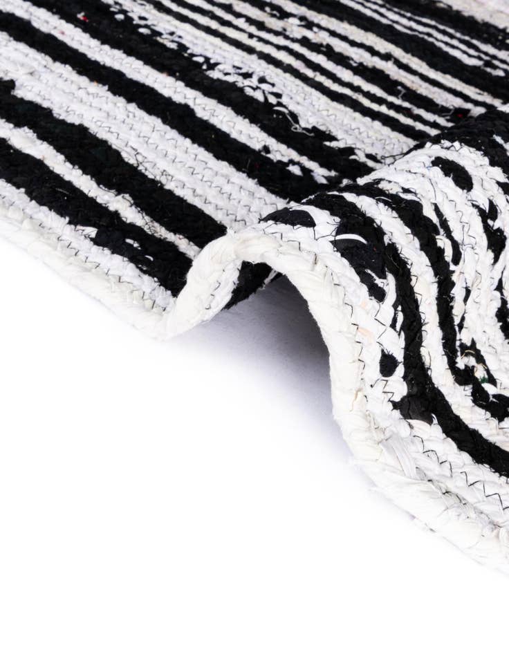 Detail image of 2' 2 x 3' 7 Handmade Braided Chindi Hearth Rug