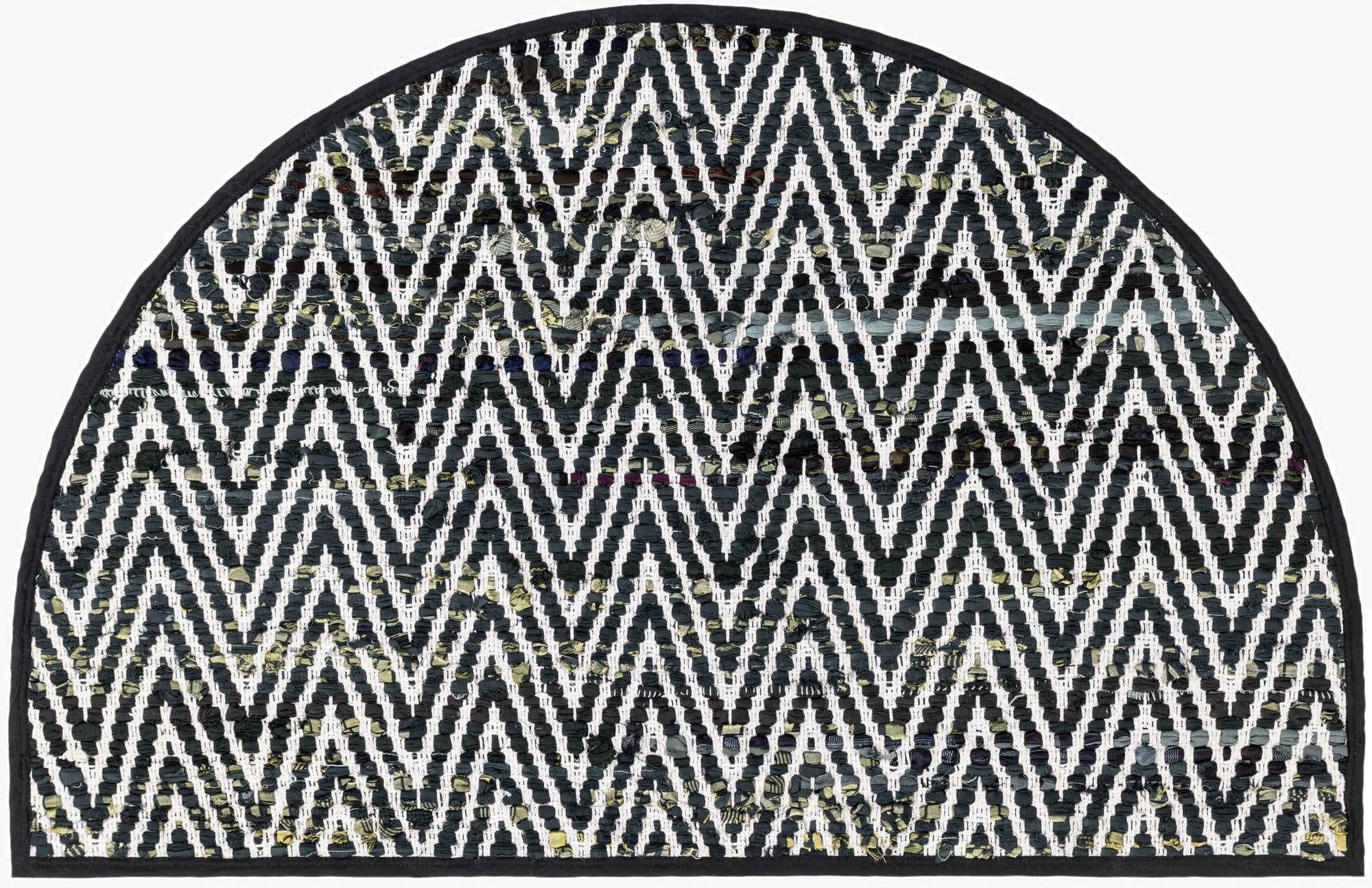65cm x 110cm  Hand Woven Chindi Chevron Chimenea Alfombra