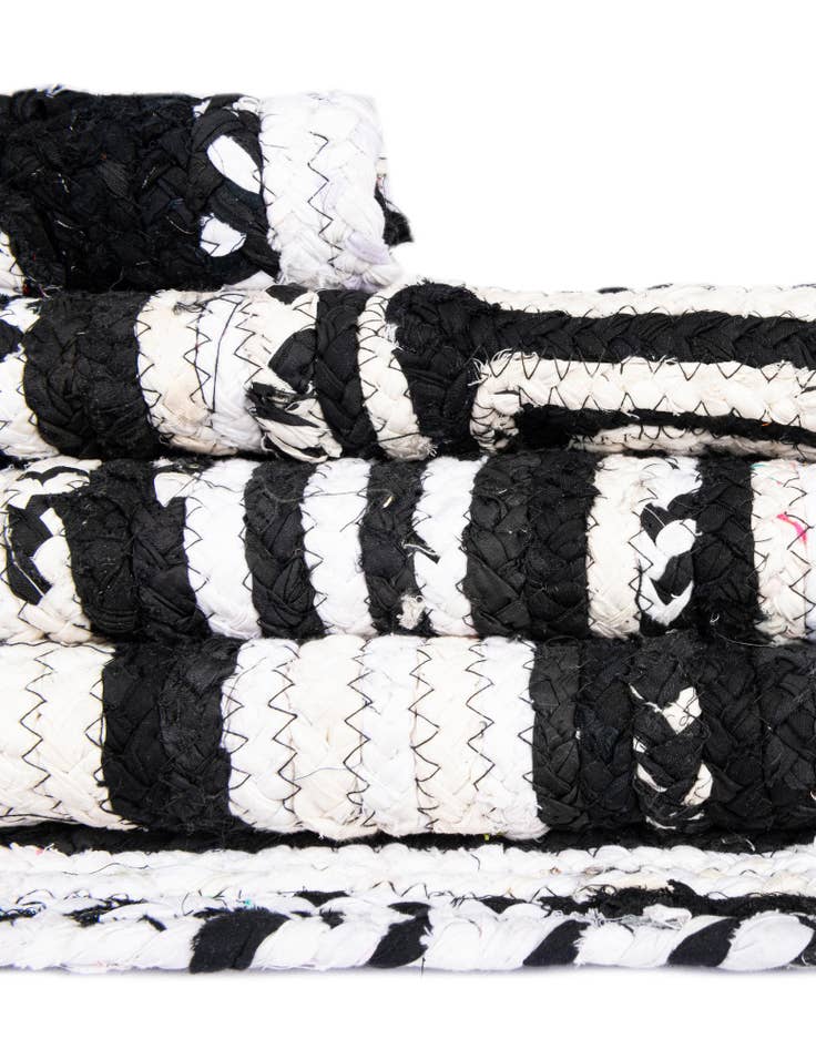 Detail image of 8' x 10'  Hand Braided Chindi Oval Rug