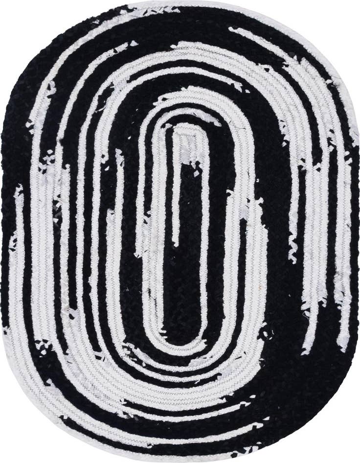 Detail image of 3' 3 x 5' 1  Hand Braided Chindi Oval Rug