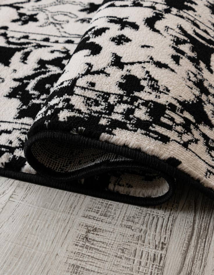 Detail image of 3' x 5' 3 Oregon Oval Rug