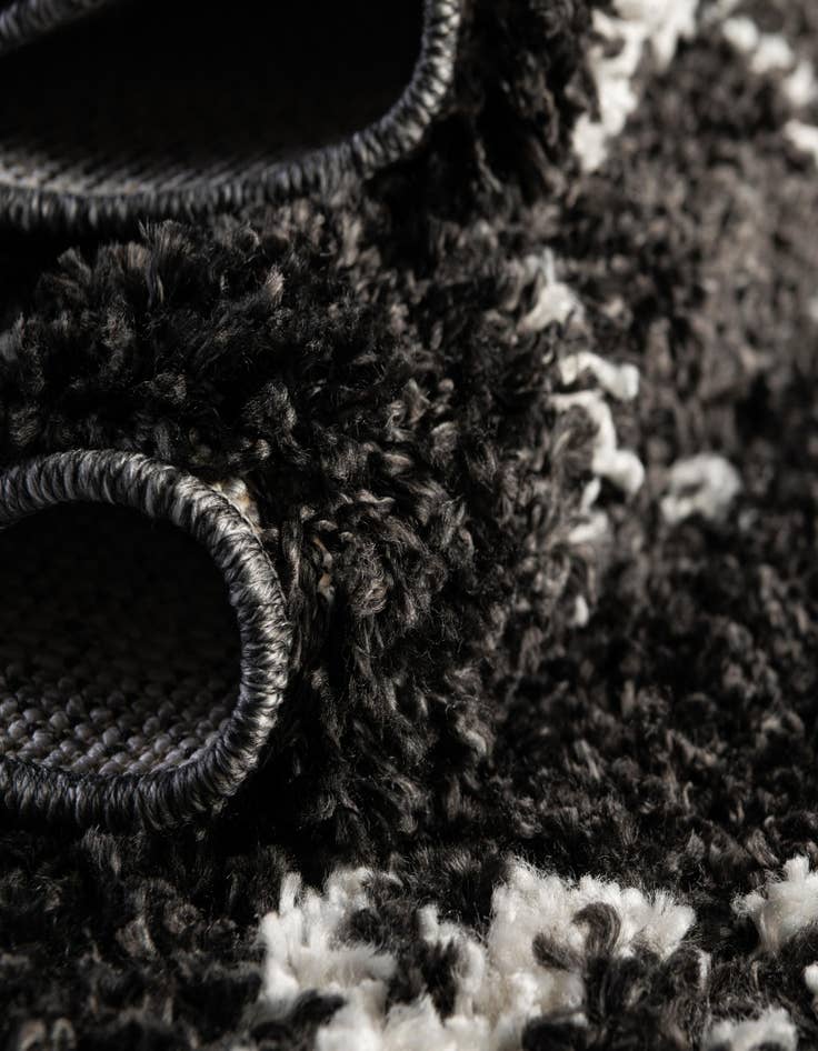 Detail image of 7' 10 x 10' Serenity Shag Oval Rug