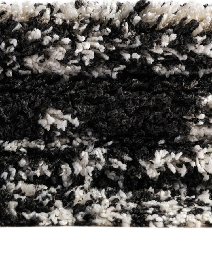 Detail image of 7' 10 x 10' Serenity Shag Oval Rug
