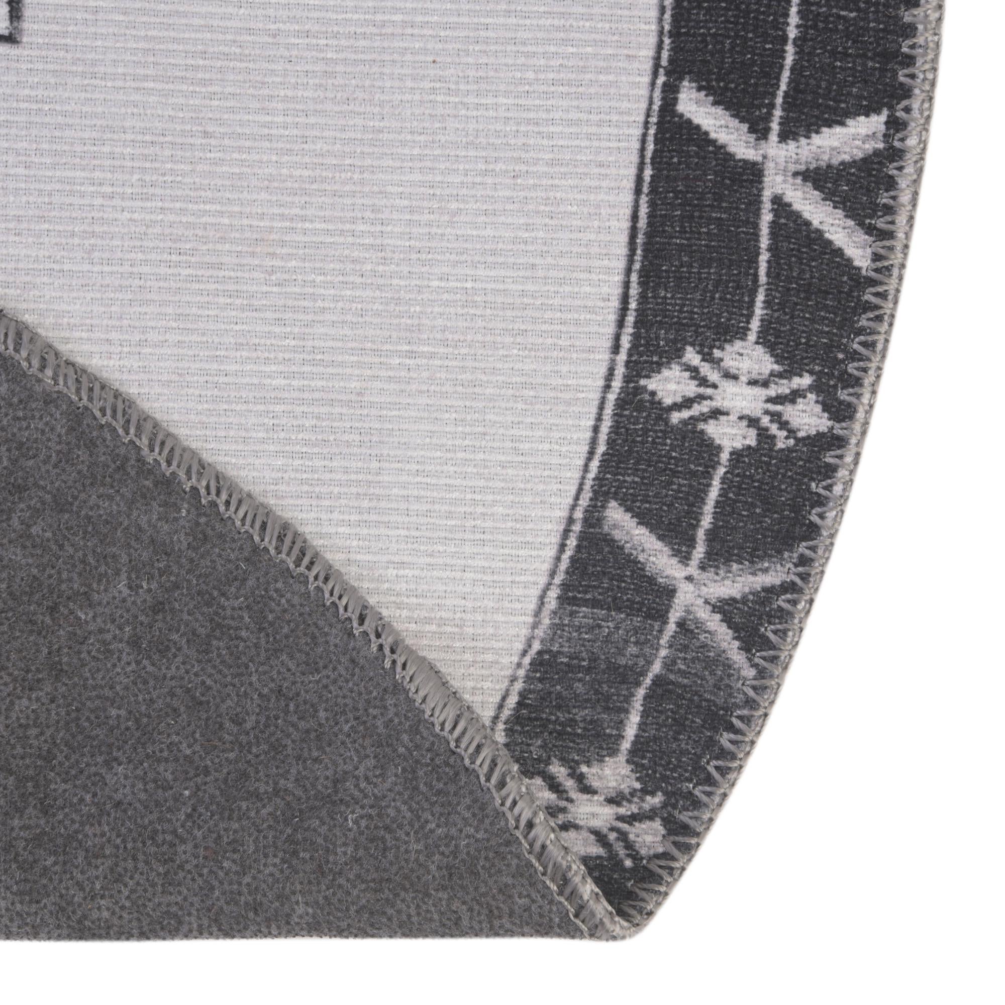 2' x 3' Washable Timeless Oval Rug