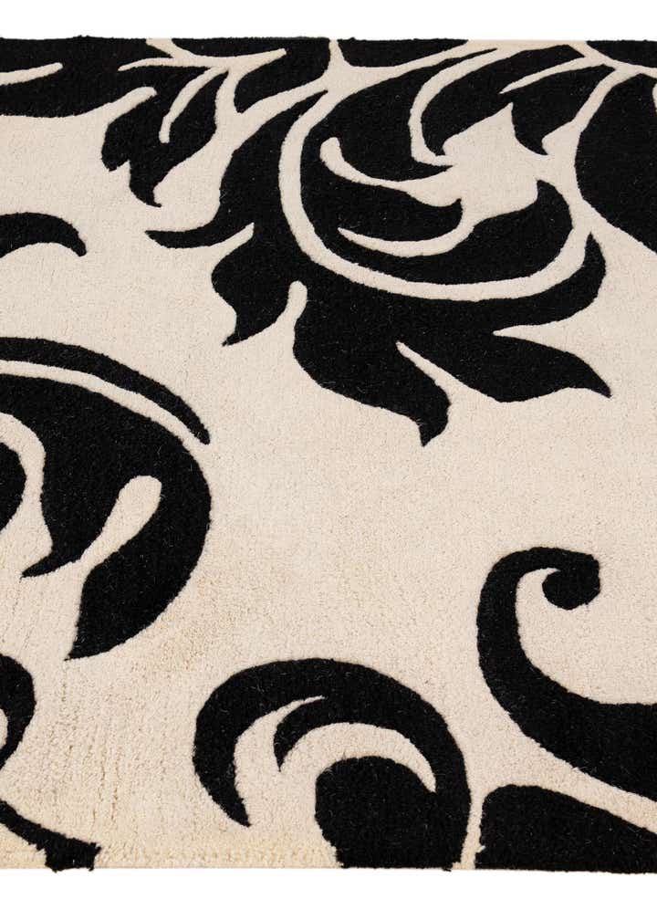 4' x 5' 11 Agra Wool Rug