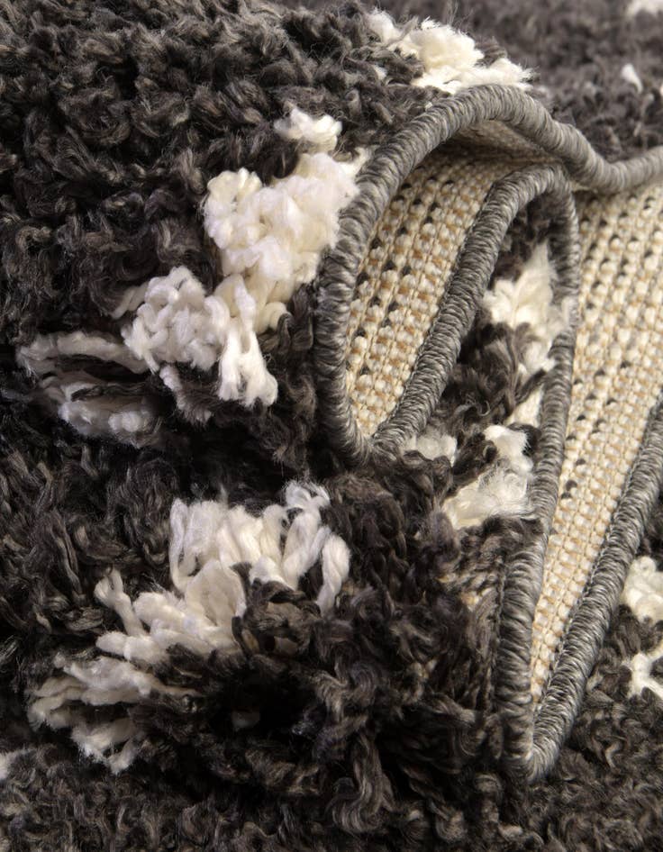 Detail image of 2' 2 x 3' Athena Shag Rug