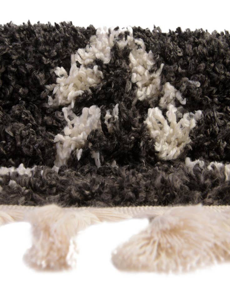 Detail image of 2' 2 x 3' Athena Shag Rug