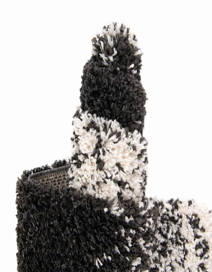 Detail image of 275cm x 365cm Lagom Shag Rug