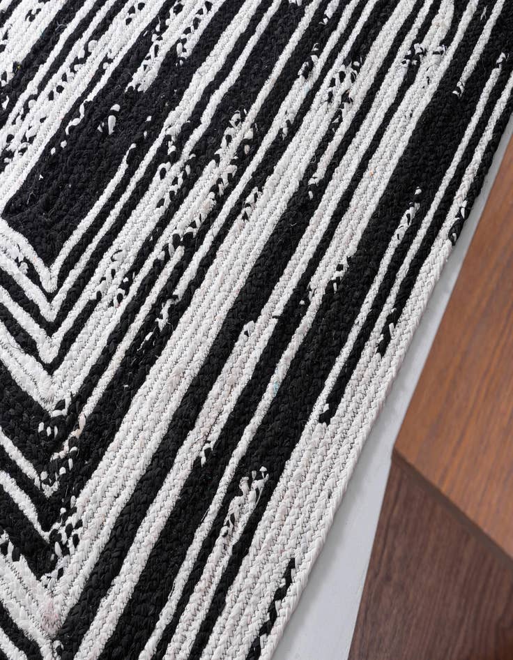 Detail image of 8' x 10'  Hand Braided Chindi Rug