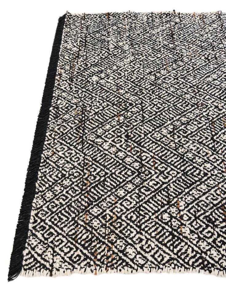 Detail image of 5' x 7' 9  Hand Braided Jute Rug