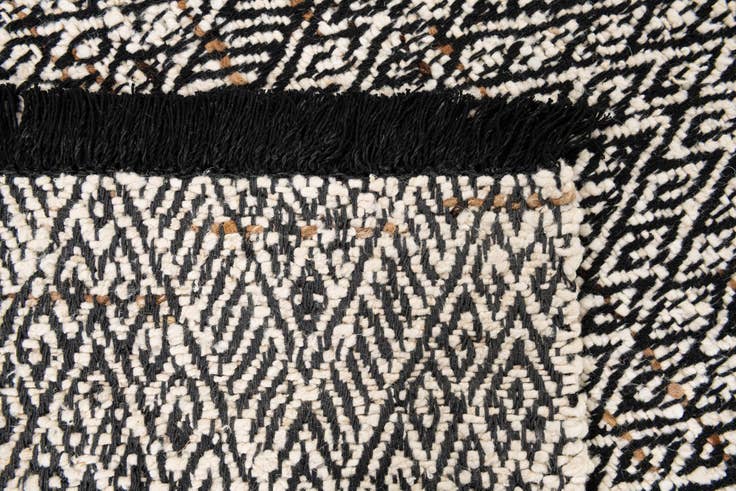 Detail image of 5' x 7' 9 Handmade Braided Jute Rug