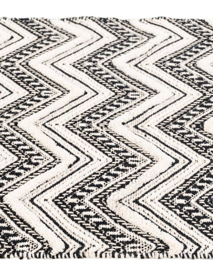 Detail image of 2' x 3'  Hand Braided Jute Rug