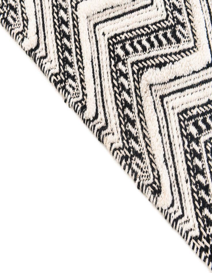 Detail image of 2' x 3'  Hand Braided Jute Rug