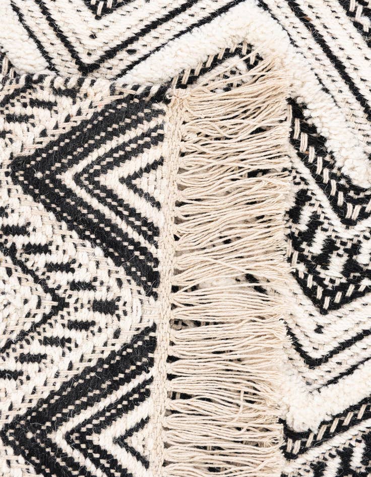 Detail image of 2' x 3'  Hand Braided Jute Rug