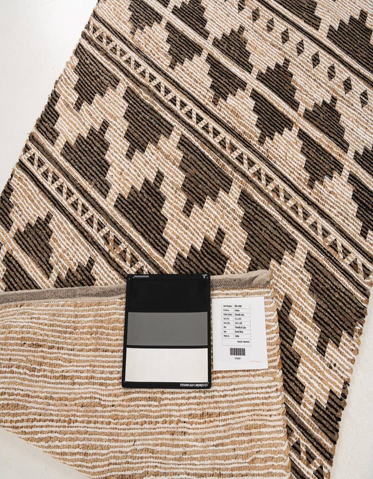 Detail image of 4' 1 x 6' Chenille Jute Rug