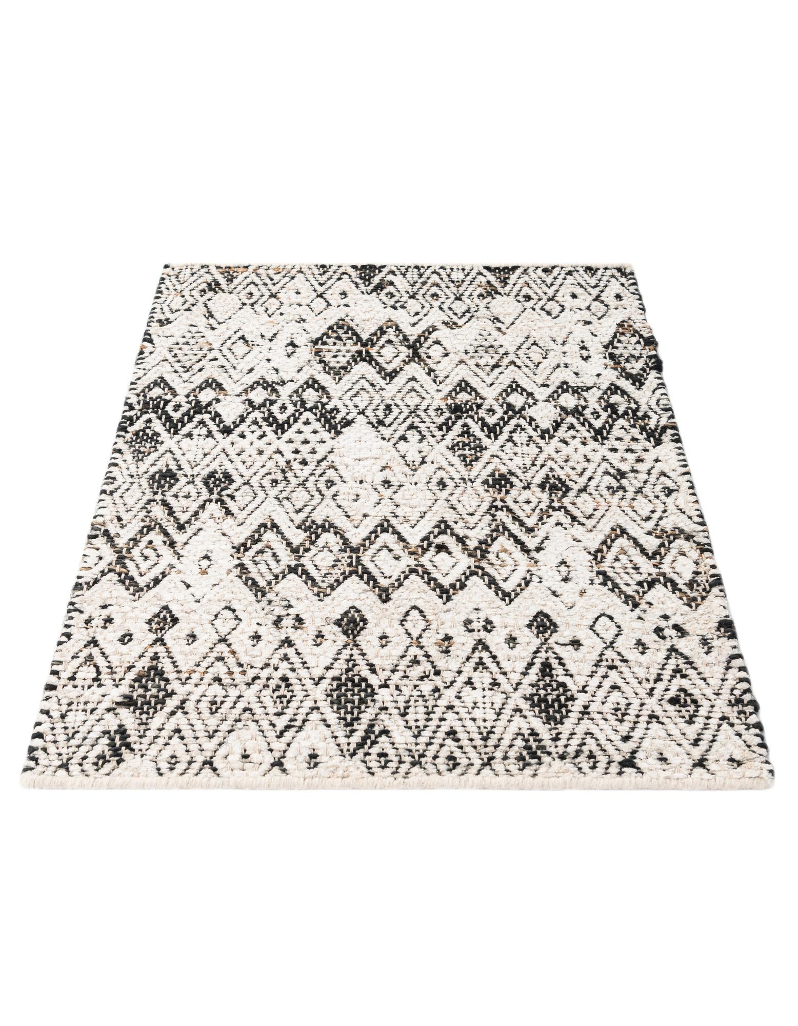 65cm x 95cm Hand Woven Chindi Braided Jute Rug