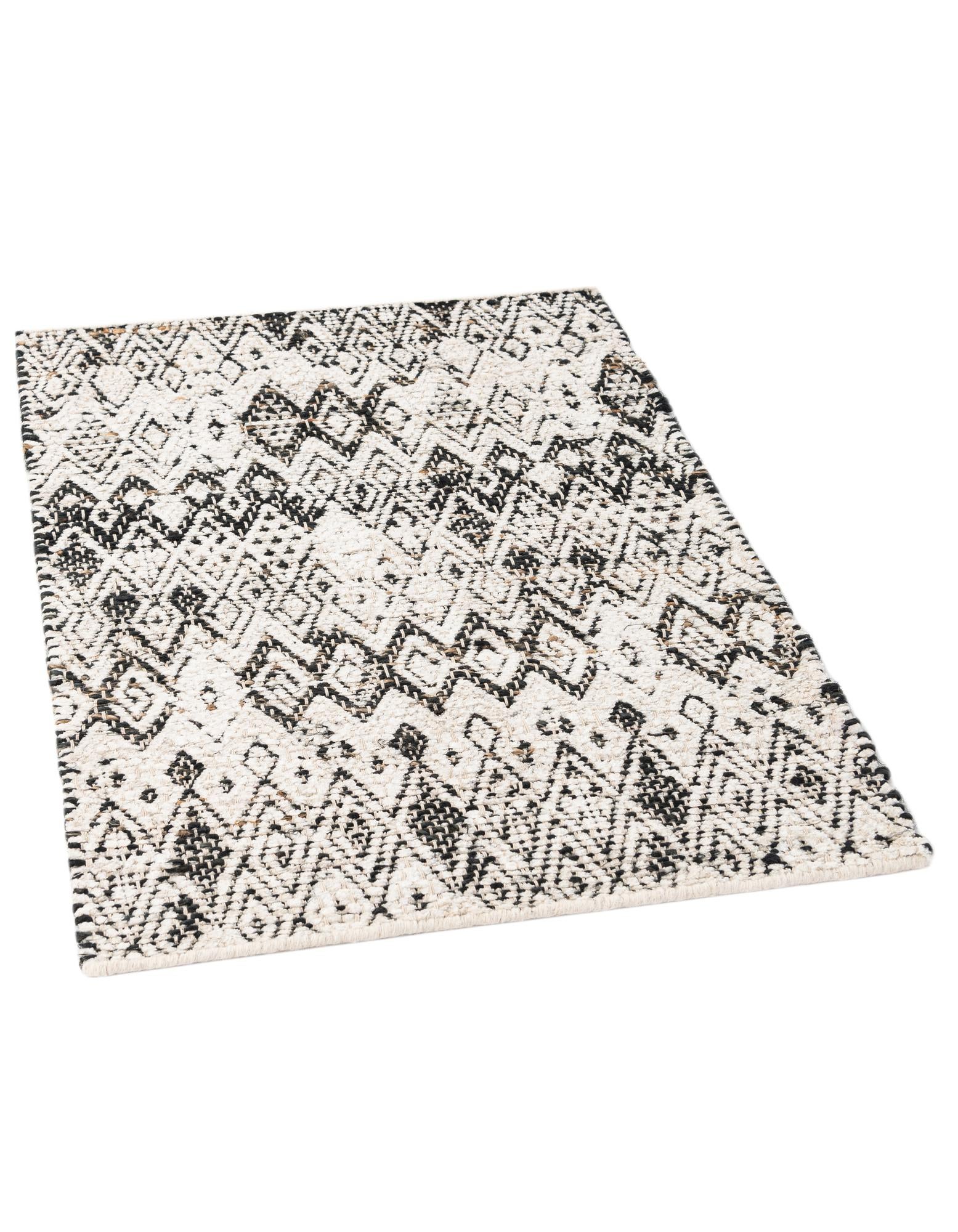 65cm x 95cm Hand Woven Chindi Braided Jute Rug