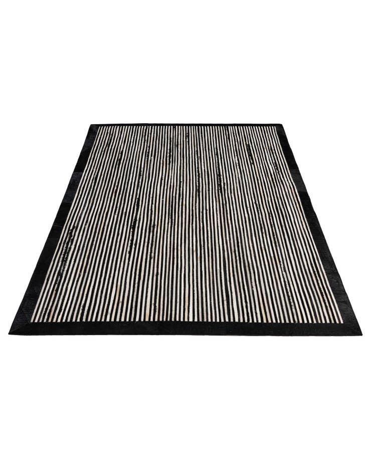 Detail image of 5' 1 x 7' 11 Cowhide - Patchwork Rug