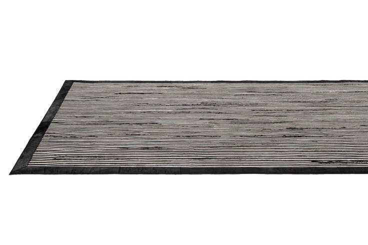 Detail image of 5' 1 x 7' 11 Cowhide - Patchwork Rug
