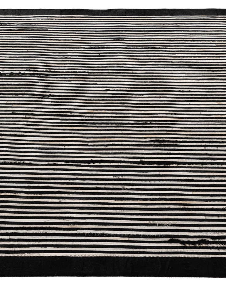 Detail image of 5' 1 x 7' 11 Cowhide - Patchwork Rug