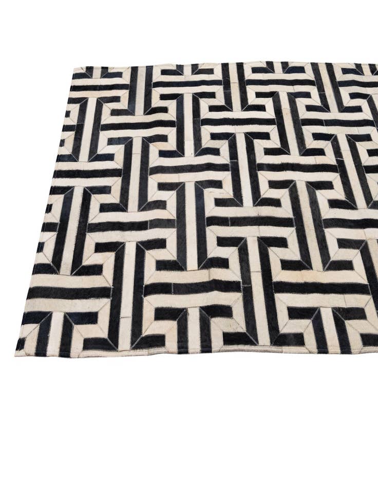 Detail image of 4' 2 x 6' 1 Cowhide - Patchwork Rug