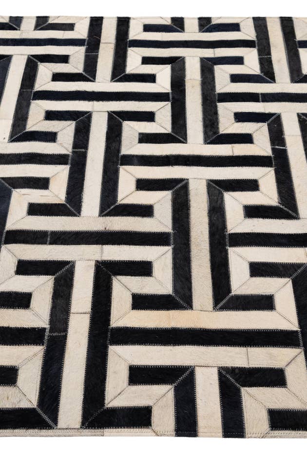 Detail image of 4' 2 x 6' 1 Cowhide - Patchwork Rug
