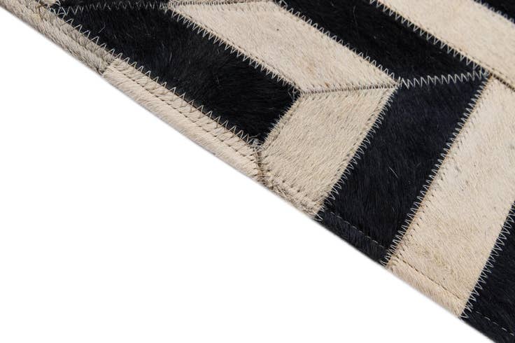 Detail image of 4' 2 x 6' 1 Cowhide - Patchwork Rug