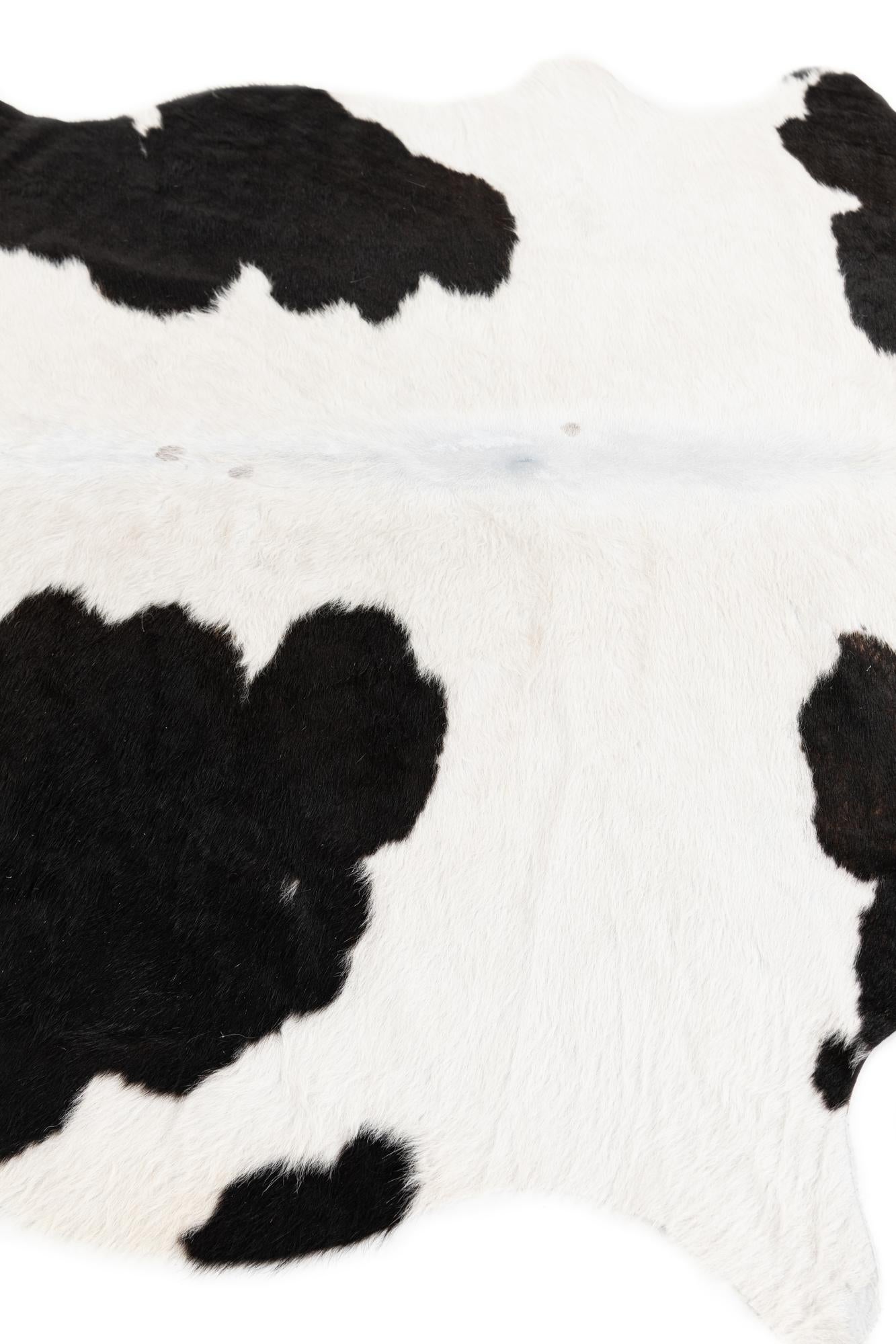 4' 4 x 4' 11 Cowhide Leather Rug