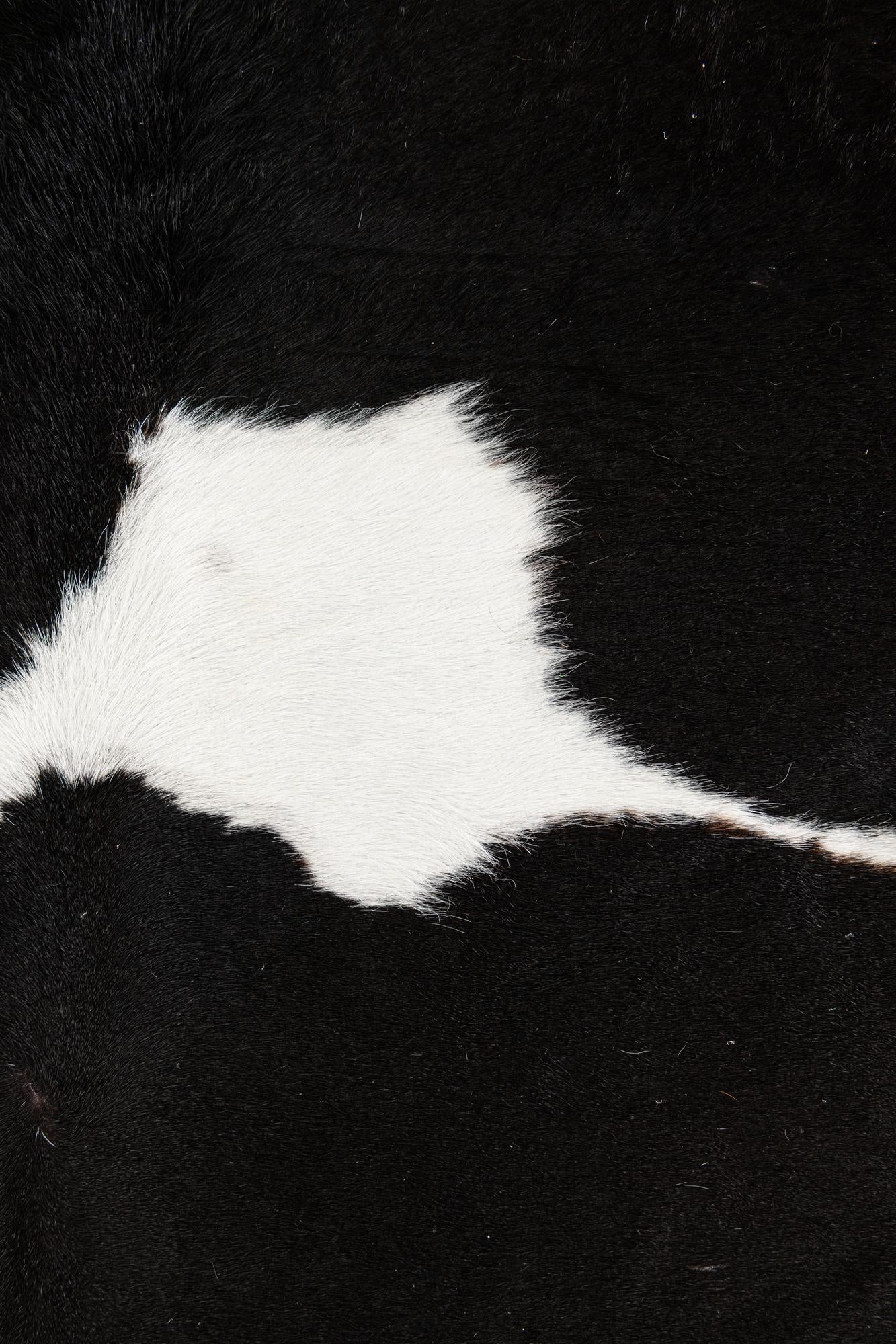 6' 2 x 6' 10 Cowhide Leather Rug